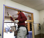 ボランティア塗装作業の様子